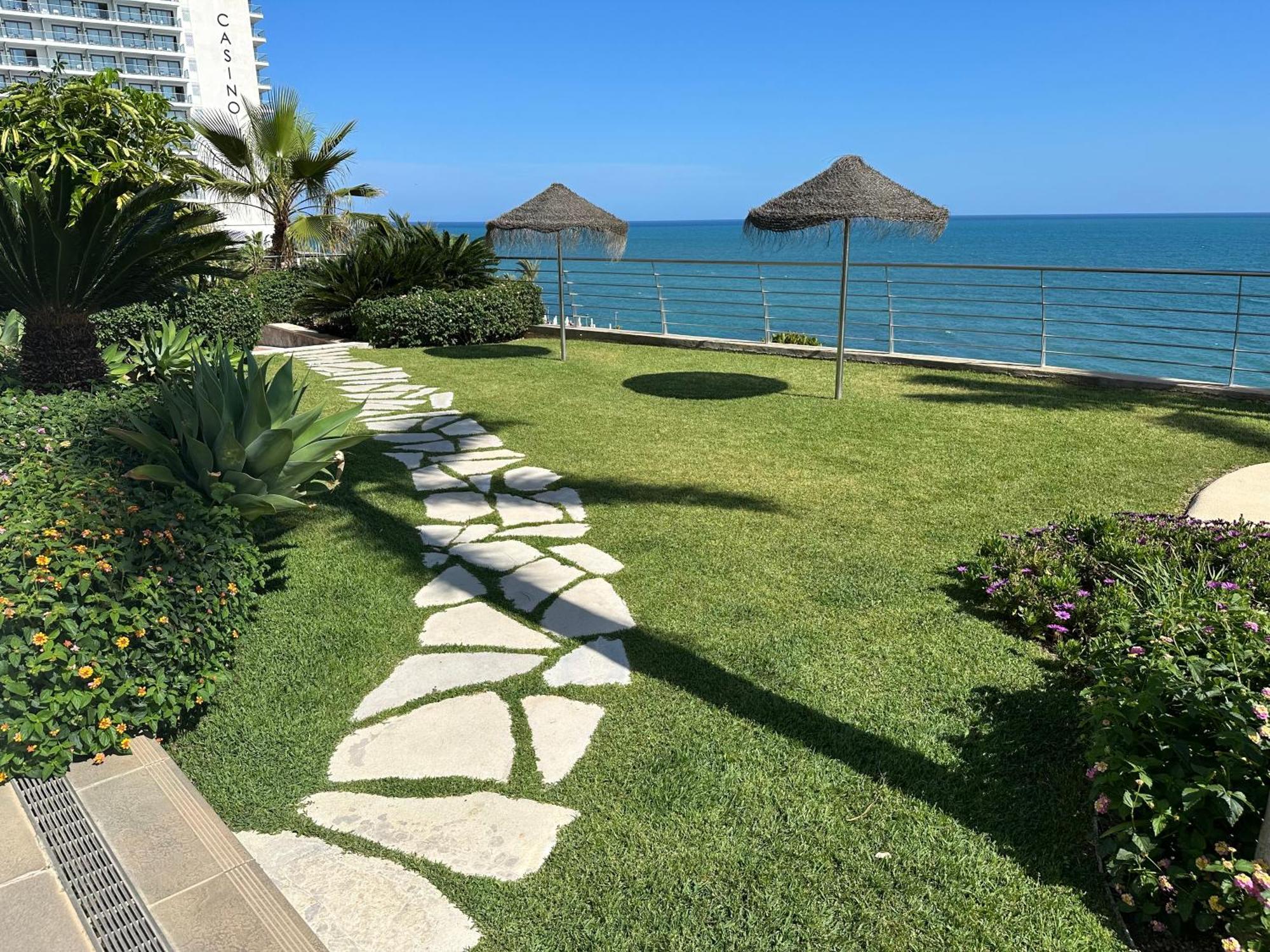 *new* La Pinta 2 - Frontbeach Pool Quality! Apartment *